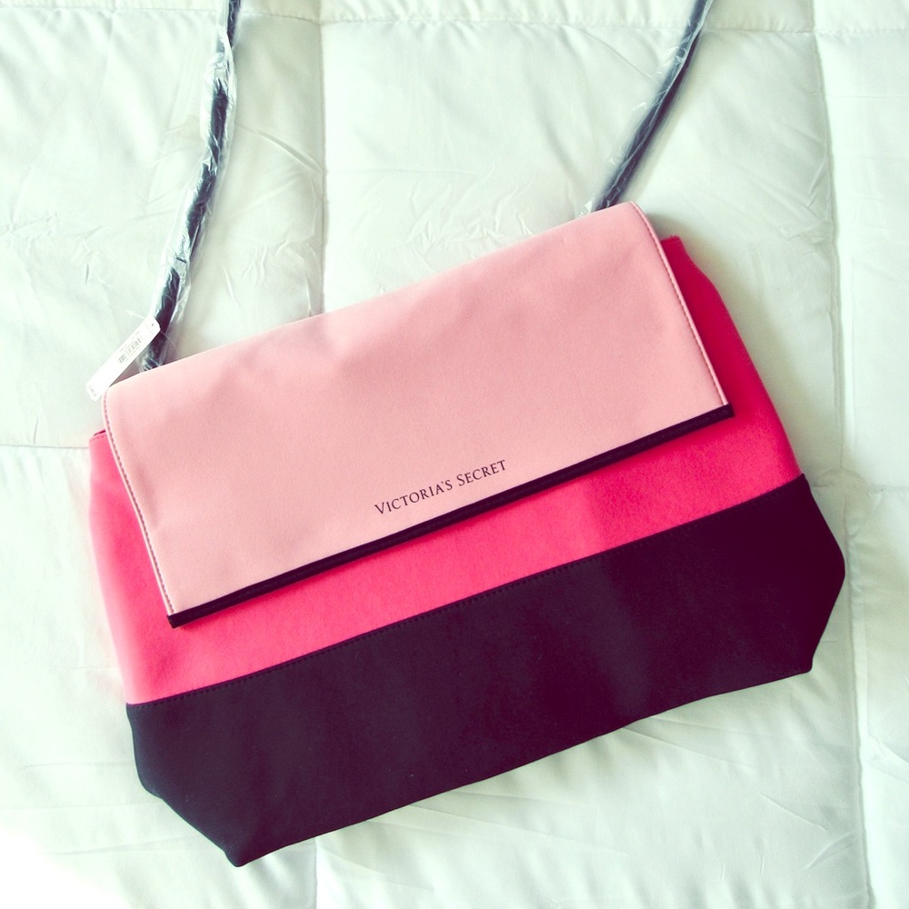 SOLD / Victoria secreta water profe bag with tags